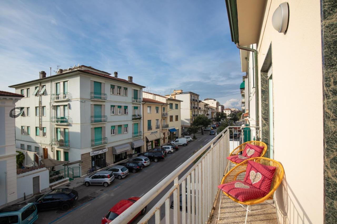 Foscolo Lägenhet Viareggio Exteriör bild
